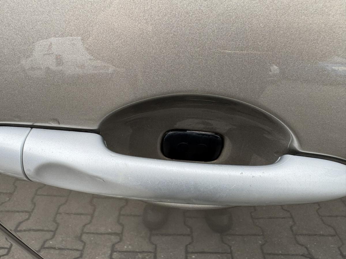 Renault Scenic 3 original T&uuml;r vorne rechts DQ44 Bleu Odyssee Metallic Rohbau Bj.2009